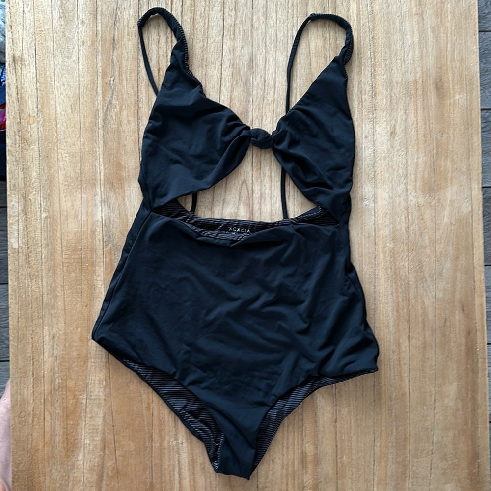 Acacia Indies black